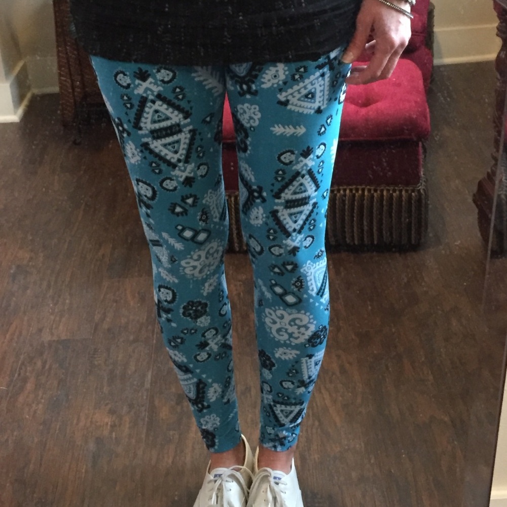 Lularoe One Size Leggings in Blue Bandana Print
